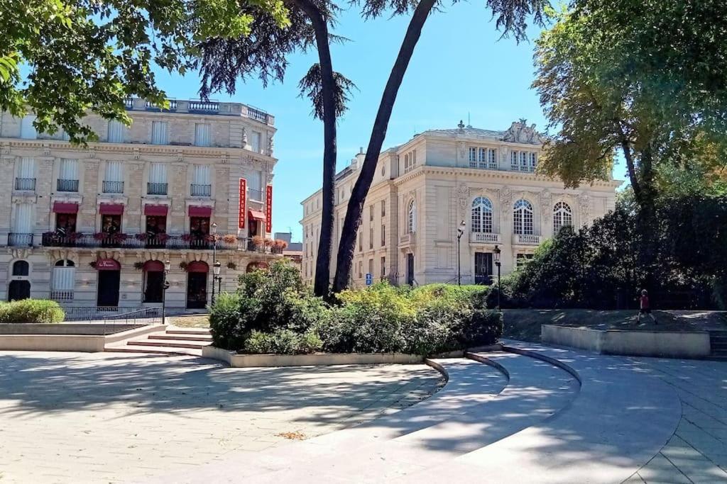 Les Loges Du Theatre Degustation Champagne Offerte Jacuzzi Sauna Jeux Velos Maison Prive 150M2 Historique 14Pers Max Emplacement Exceptionnel Et Chic, 200M De L'Avenue De Champagne, Gare, Musee, Jardins, Restaurations, Toutes Commodites Épernay Kültér fotó