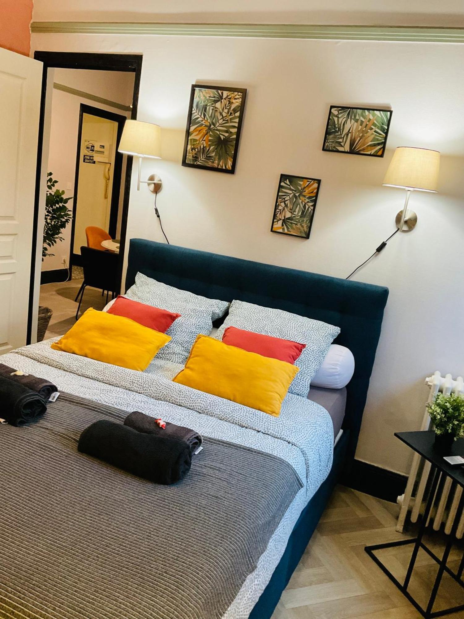 Les Loges Du Theatre Degustation Champagne Offerte Jacuzzi Sauna Jeux Velos Maison Prive 150M2 Historique 14Pers Max Emplacement Exceptionnel Et Chic, 200M De L'Avenue De Champagne, Gare, Musee, Jardins, Restaurations, Toutes Commodites Épernay Kültér fotó