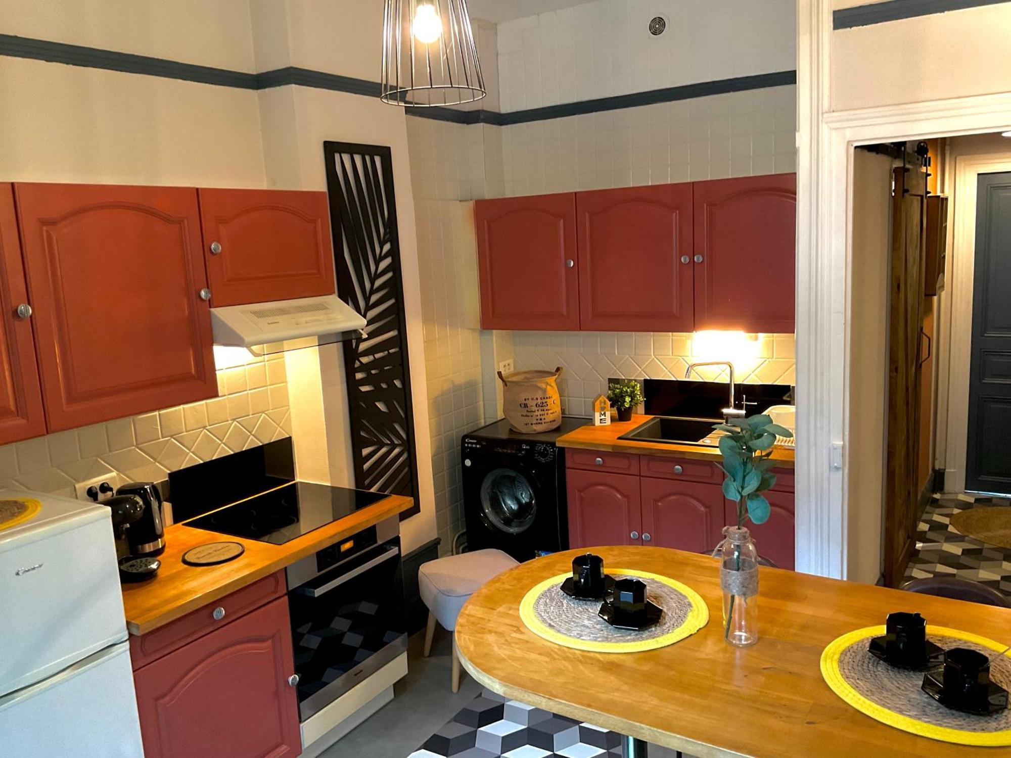 Les Loges Du Theatre Degustation Champagne Offerte Jacuzzi Sauna Jeux Velos Maison Prive 150M2 Historique 14Pers Max Emplacement Exceptionnel Et Chic, 200M De L'Avenue De Champagne, Gare, Musee, Jardins, Restaurations, Toutes Commodites Épernay Kültér fotó