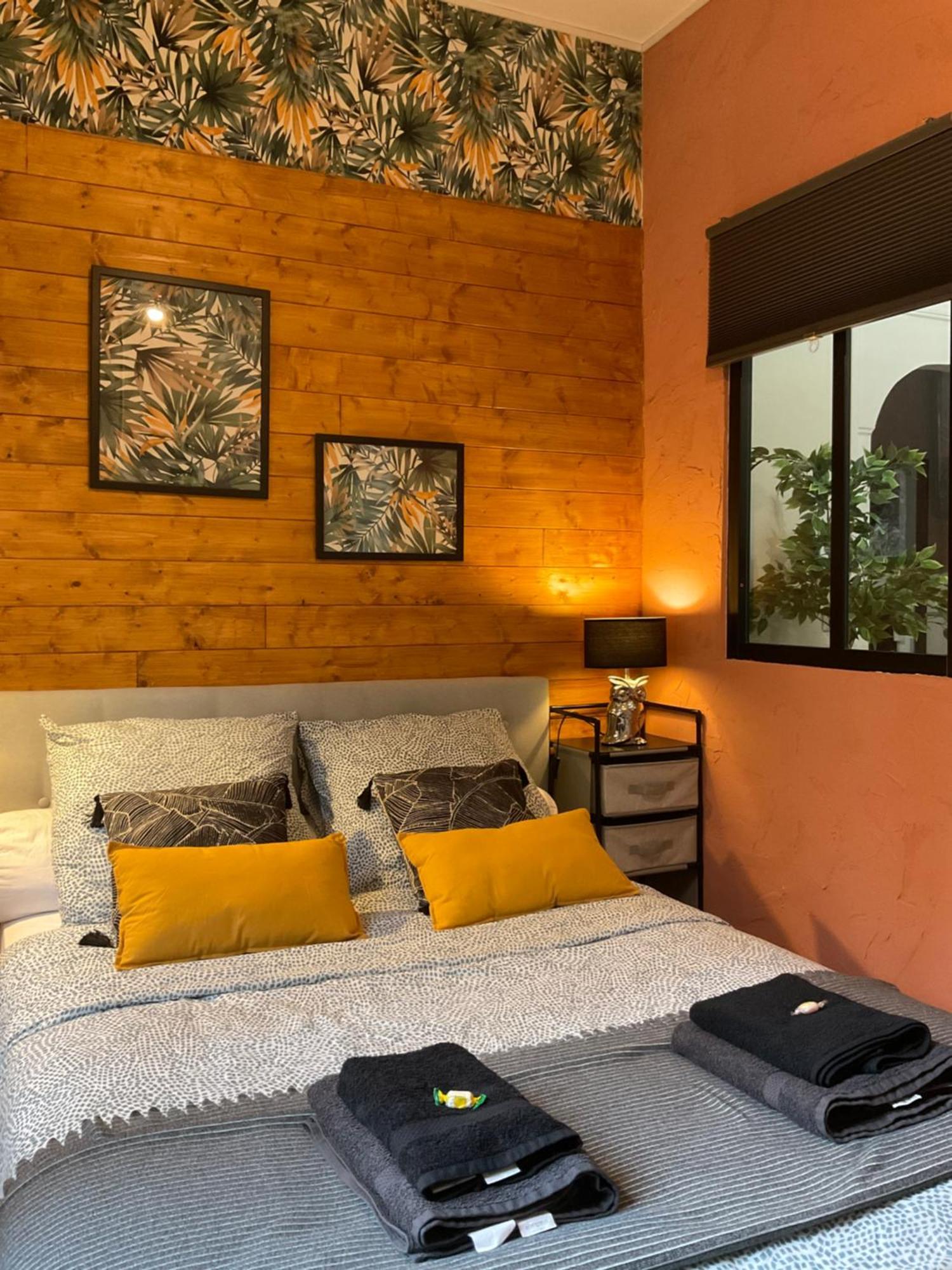 Les Loges Du Theatre Degustation Champagne Offerte Jacuzzi Sauna Jeux Velos Maison Prive 150M2 Historique 14Pers Max Emplacement Exceptionnel Et Chic, 200M De L'Avenue De Champagne, Gare, Musee, Jardins, Restaurations, Toutes Commodites Épernay Kültér fotó