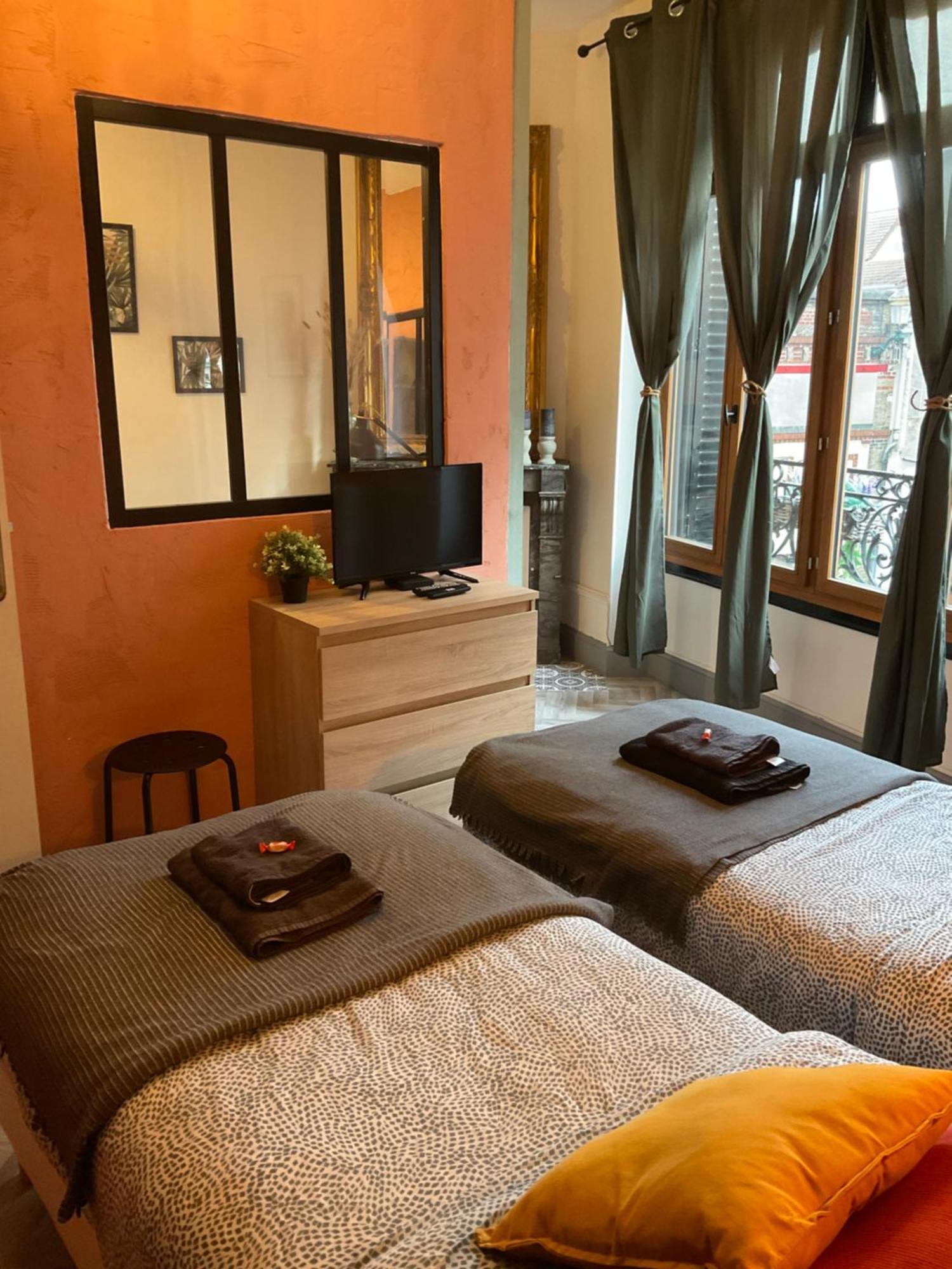 Les Loges Du Theatre Degustation Champagne Offerte Jacuzzi Sauna Jeux Velos Maison Prive 150M2 Historique 14Pers Max Emplacement Exceptionnel Et Chic, 200M De L'Avenue De Champagne, Gare, Musee, Jardins, Restaurations, Toutes Commodites Épernay Kültér fotó